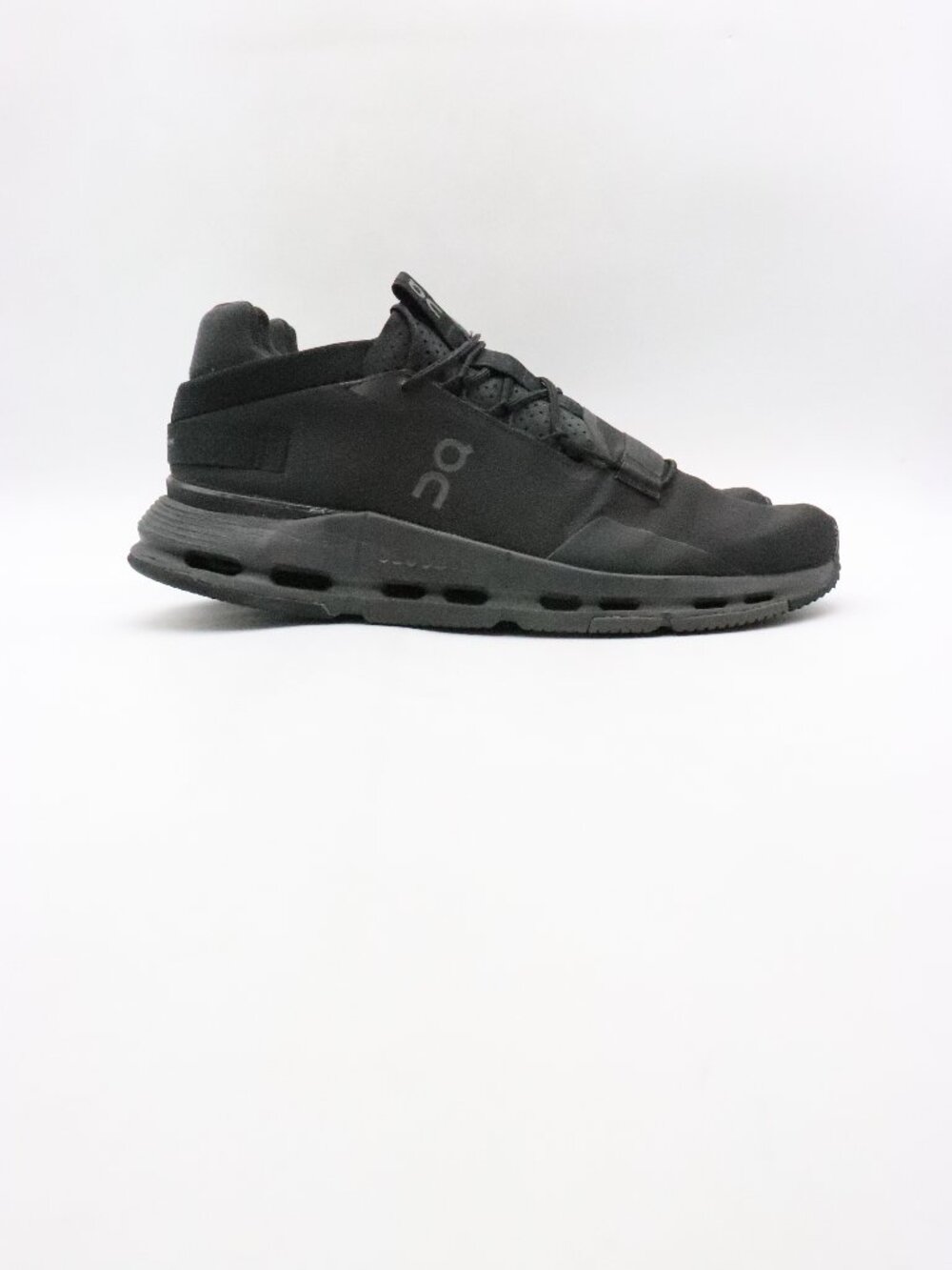 On Running Cloudnova Black Sneakers Men’s 12 Athletic Shoes Swiss Engineering